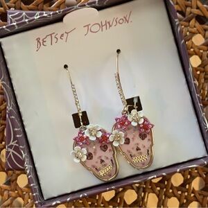 BETSEY JOHNSON | NWT Sugar Skull Floral Drop Dangle Earrings Pink & Gold